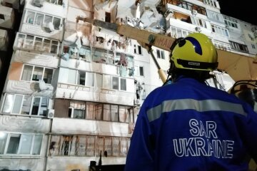 Вибух на Позняках: загинули троє, п’ятьох витягли з-під завалів живими