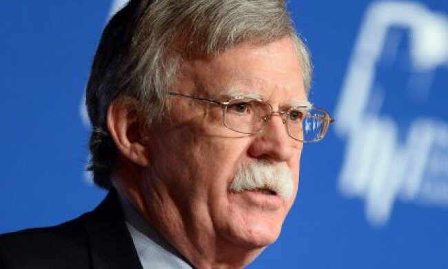 Болтон в Україні говорив про загрози зі сторони Китаю