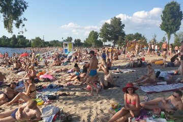 Вода не відповідає нормам: на пляжах Києва знов не можна купатись