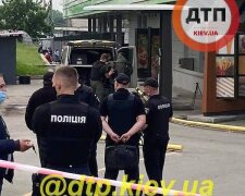 Київський торговий центр евакуювали через предмет, схожий на вибуховий пристрій