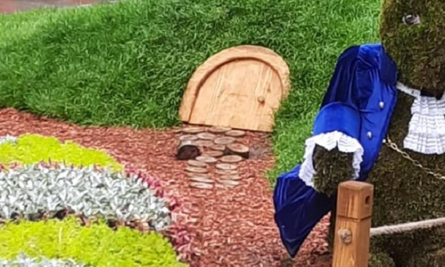 Аліса в країні див в парку Перемога стала жертвою вандалів