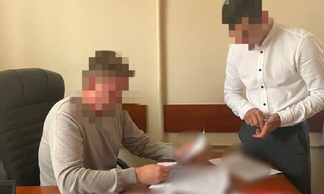 Понад ₴830 тисяч збитків при закупівлі самоскида – підозрюються перший заступник міського голови та головний спеціаліст