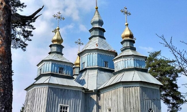 На Київщині намагаються врятувати 300-річний дерев'яний храм, який зіпсували "господарі" з УПЦ (МП)