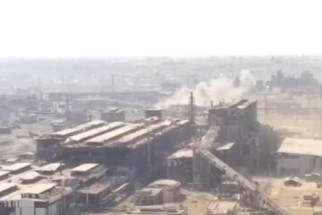 Загарбники обстрілюють Азовсталь з артилерії, щоб виявити позиції українських бійців