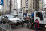 В Києві будуть прибирати автомобілі, які припарковані на велодоріжках
