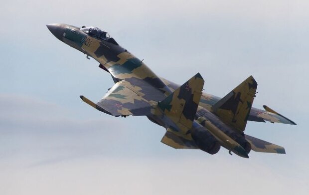 У Херсонській області українська авіація збила російський винищувач Су-35