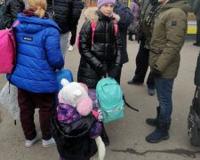 Київські волонтери організували евакуацію жінок і дітей на Захід
