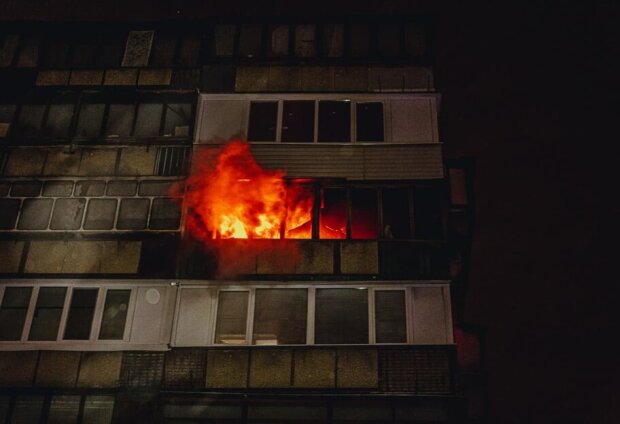 У Києві чоловік вистрибнув із 7 поверху, рятуючись від вогню
