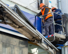 Протягом червня на проспекті Івасюка у Києві демонтували 220 вивісок