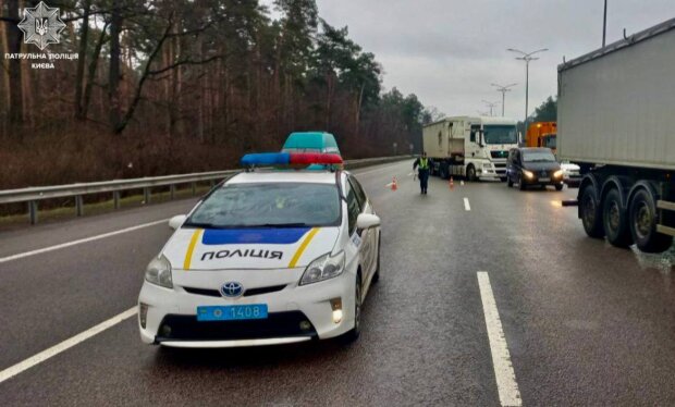 На в'їзді до Києва сталася потрійна ДТП