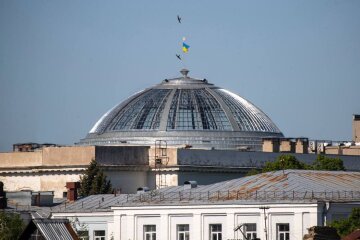 У столиці повністю відновлено скляний купол Будинку вчителя, що постраждав від обстрілу