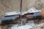 У Печерському районі прорвало теплотрасу, понад сто будинків позбулися опалення (відео)