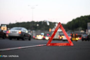 Через ожеледицю в Києві сталося вже понад 100 ДТП