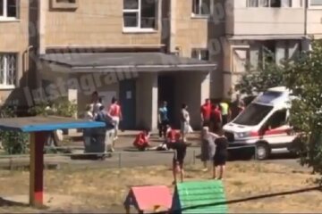 Трагедія на Троєщині: через ревнощі чоловік підпалив магазин та вистрибнув із 7-го поверху (відео)