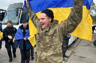 Велике повернення: броварчанин та молодий шахтар серед сотень звільнених із полону