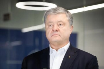 Порошенку оголосили підозру у державній зраді