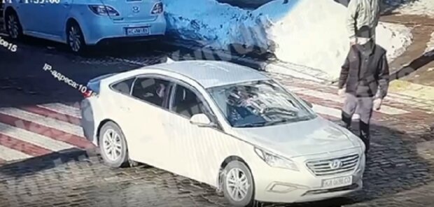 У Києві шукають водія, який на смерть збив пішохода