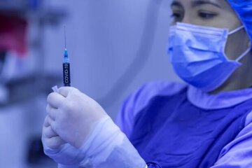 Вакцинація українців почнеться в найближчі тижні