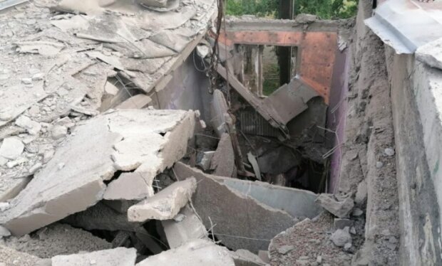 Російський удар по Нікополю: з-під завалів дістали двох загиблих