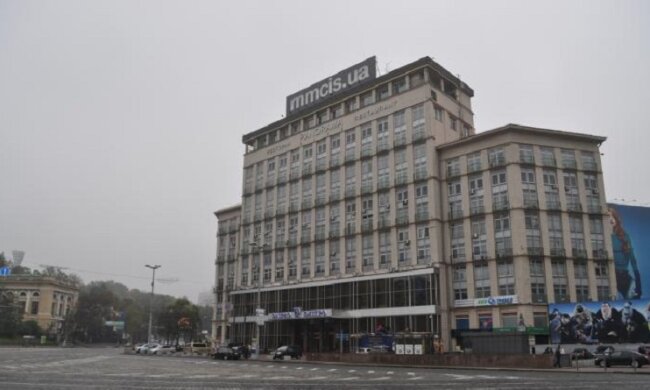 Готель Дніпро в центрі столиці продають з молотка