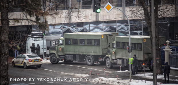 У Києві під Раду підігнали автозаки та поліцію: ФОПи готують масові протести
