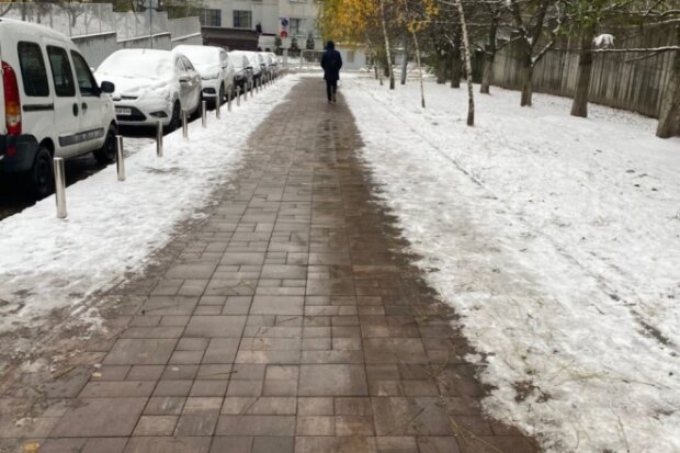 У Києві з’явилися тротуари з підігрівом