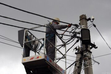 «До світла/Into the Light». У столиці стартувала виставка ДТЕК спільно з фотографами Ліберовими