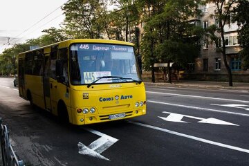 Третій день без метро: маршрутники відмовляються перевозити киян