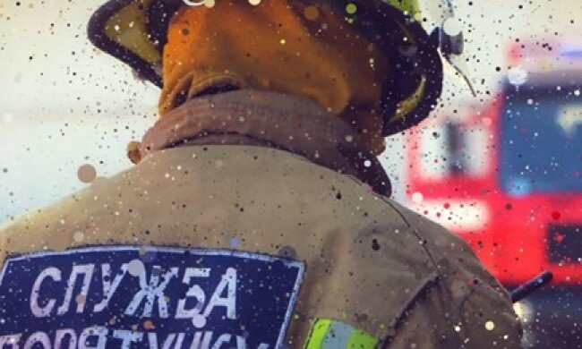 На Київщині в полі впав мотодельтаплан