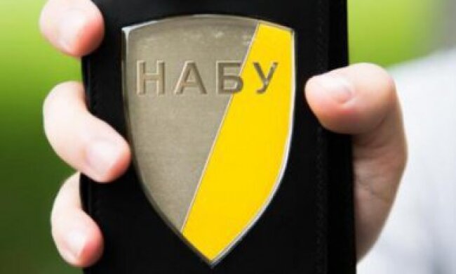 НАБУ підтвердило обшуки у клубі Порошенка