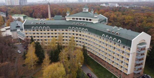 МОЗ відкриє лікарню “Феофанію” для всіх українців