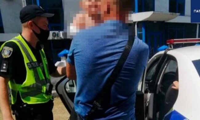 Бориспільські патрульні допомогли доправити немовля з опіками до лікарні