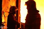 Після удару балістикою по Києву: у Дарницькому районі ліквідували масштабну пожежу