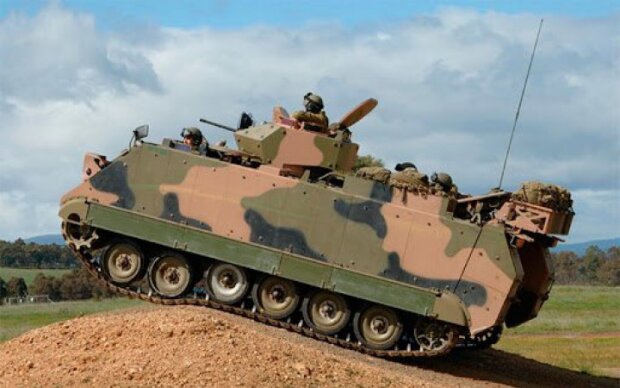 Литва надасть Україні БТР М113, військові вантажівки і позашляховики