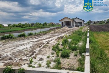 Незаконно захопив землі біля р. Рось та розпочав будівництво — у Білоцерківському районі судитимуть чоловіка
