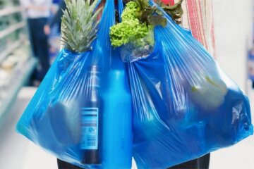 У Києві магазини ігнорують заборону одноразових пакетів