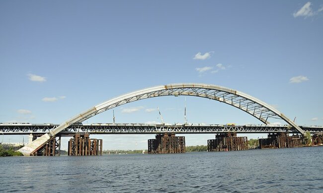 Намагались вкрасти 80 млн: скандал навколо ремонту Подільського мосту