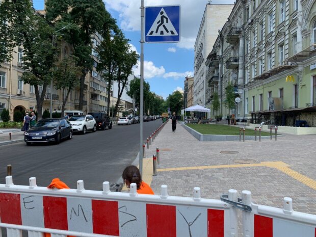 В Києві відкрили після ремонту вулицю Івана Франка: перші фото