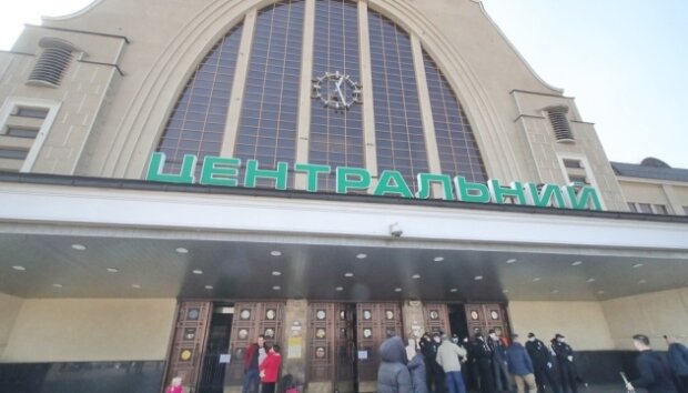 Центральний київський вокзал знову «замінували»