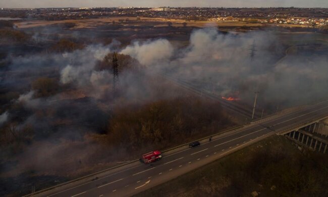 МОЗ радить не виходити на вулицю вранці через забруднене повітря