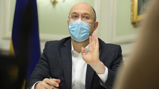 Обов’язкову вакцинацію від коронавірусу в Україні вводити не будуть — Шмигаль
