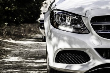 В Києві евакуювали авто разом з дітьми