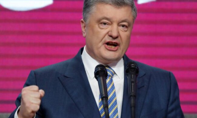 До Порошенка в Раді долучилися двоє мажоритарників — ЗМІ
