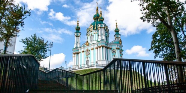 У Києві відкрили сходи від Андріївської церкви до Володимирської гірки