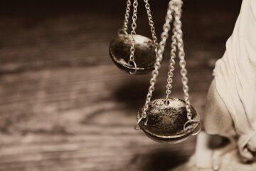 У столиці судитимуть жартівника, що “замінував” станції швидкої