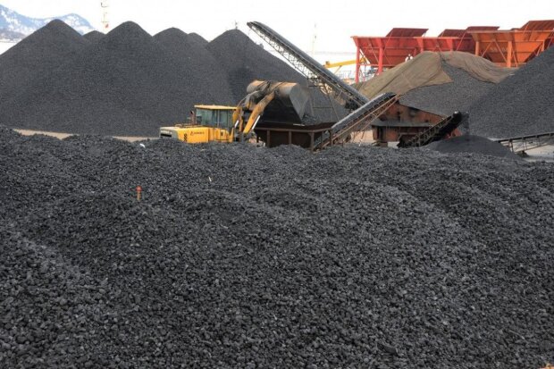 Євросоюз введе ембарго на російське вугілля і закриє європейські порти і дороги