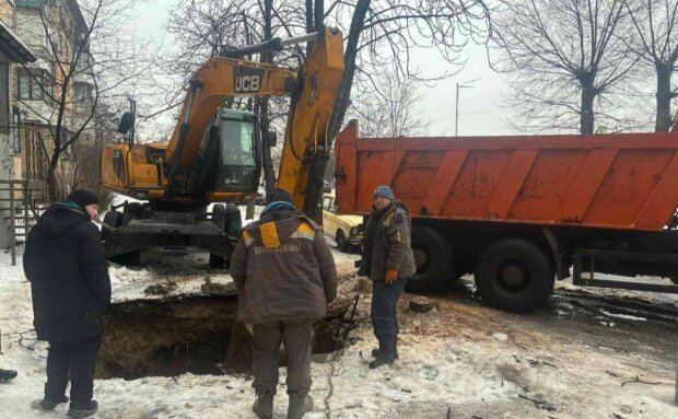 Водний фронт єдиний: житомирські фахівці допомагають Києву долати аварії на мережах
