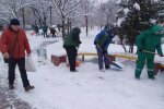 Після потужного снігопаду столицю відкопують 4,5 тис. комунальників