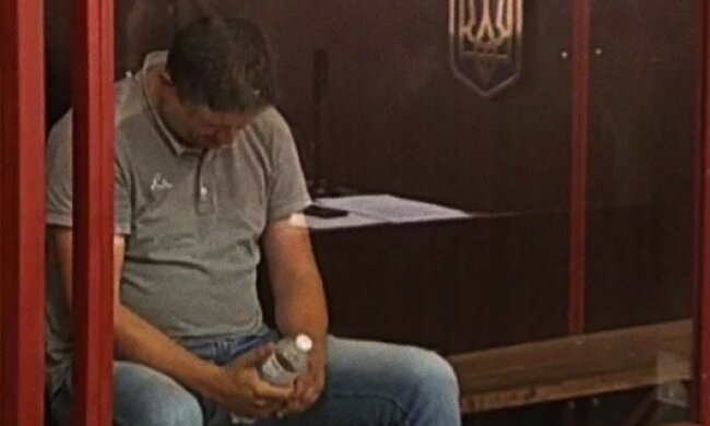 Суд помістив під варту Володимира Прохнича, який погрожував підірватися в Кабміні