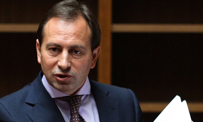 Новосад має піти у відставку: Томенко прокоментував скарги міністерки на зарплату в 36 тис